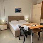 Thoma's K דירה *