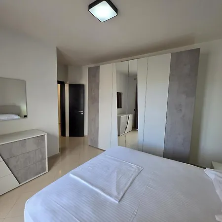 Thoma's K Appartement Vlorë