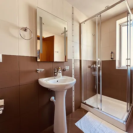 Thoma's K Appartement Vlorë