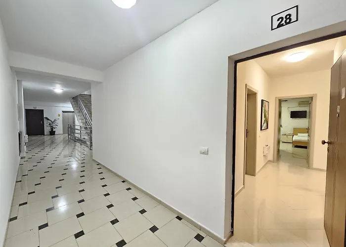 Thoma's K Daire Avlonya